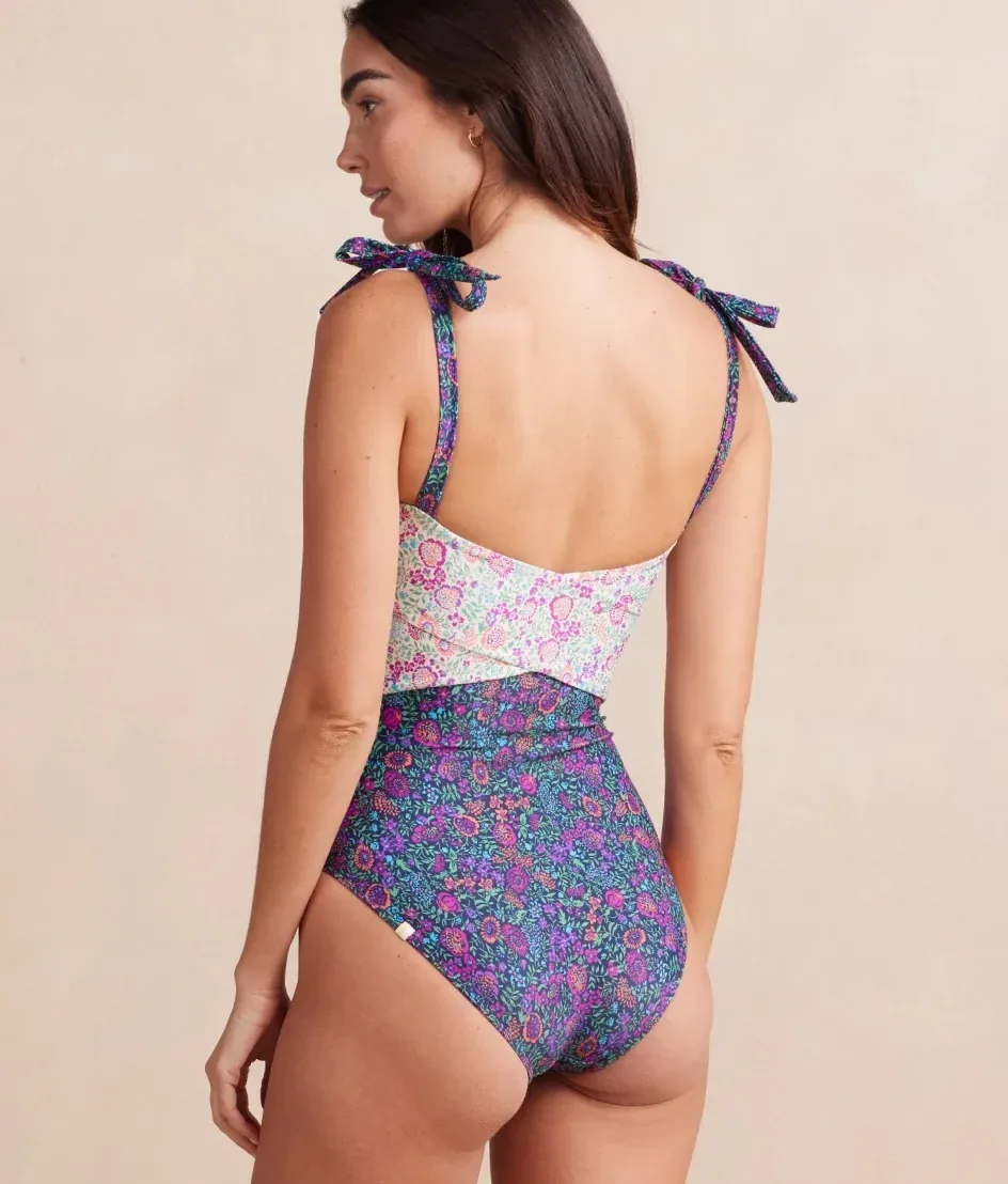 The Tie Oasis – Radiant Floral Mix in Deep Sea & White Sand