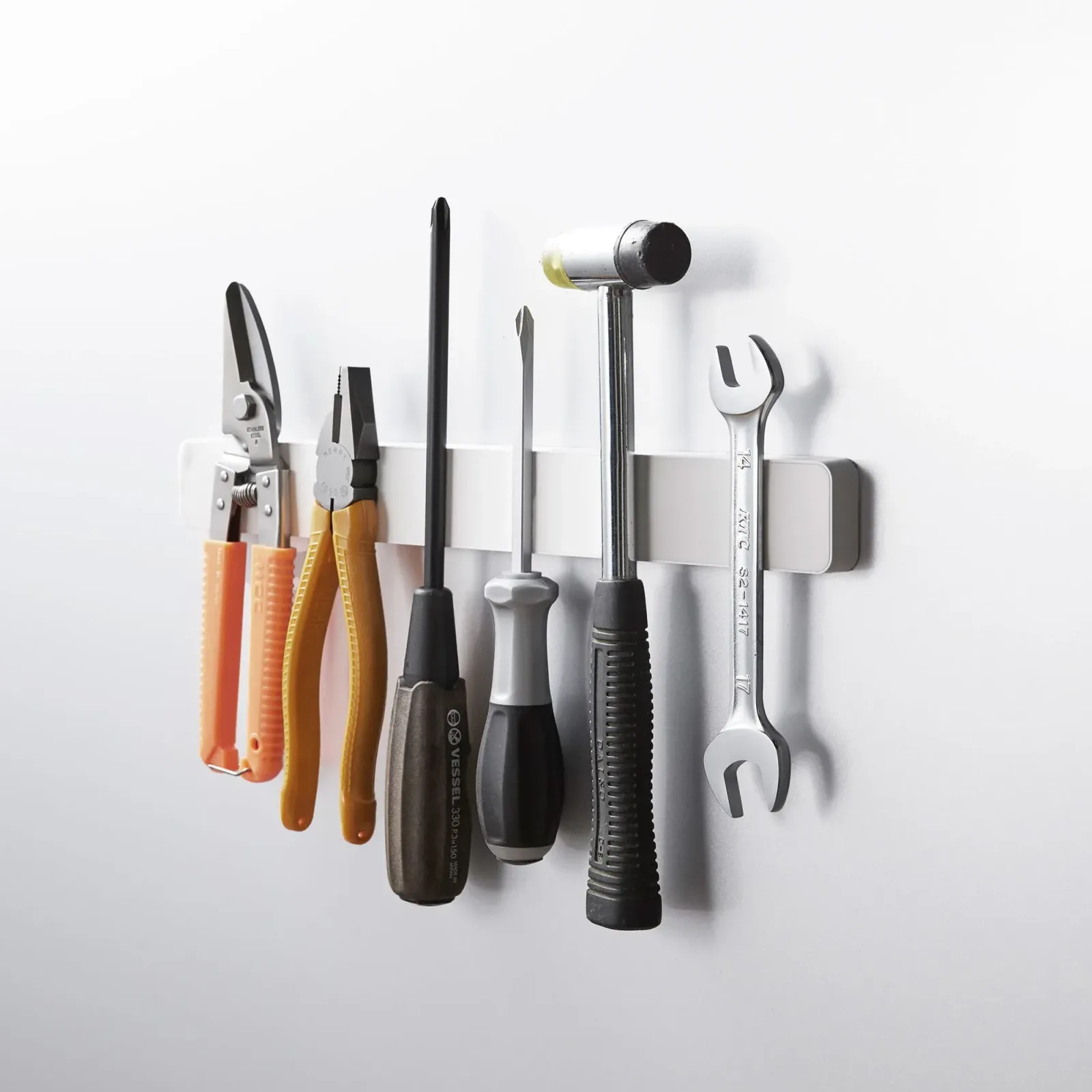 Magnetic Knife Rack