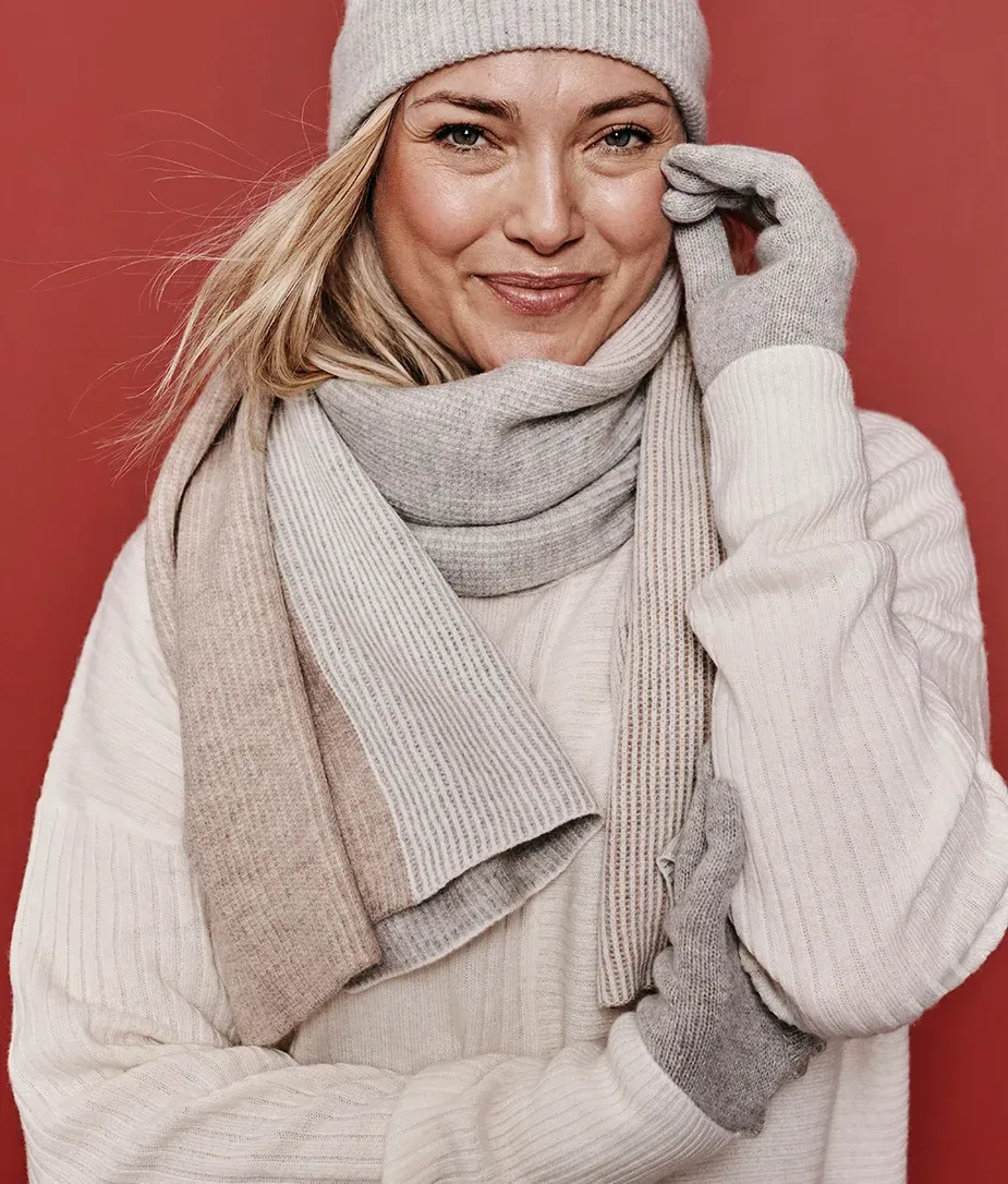 The Coziest Cashmere Blend Ribbed Scarf – Wolf & Toffee