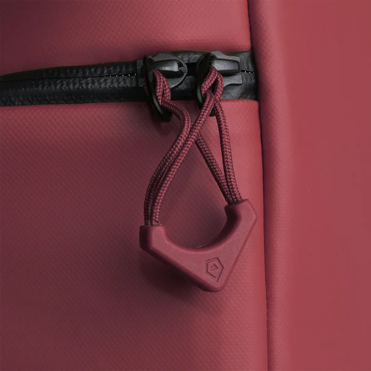 WORRYLESS® Locking Zipper Pullers in Rhone Burgundy