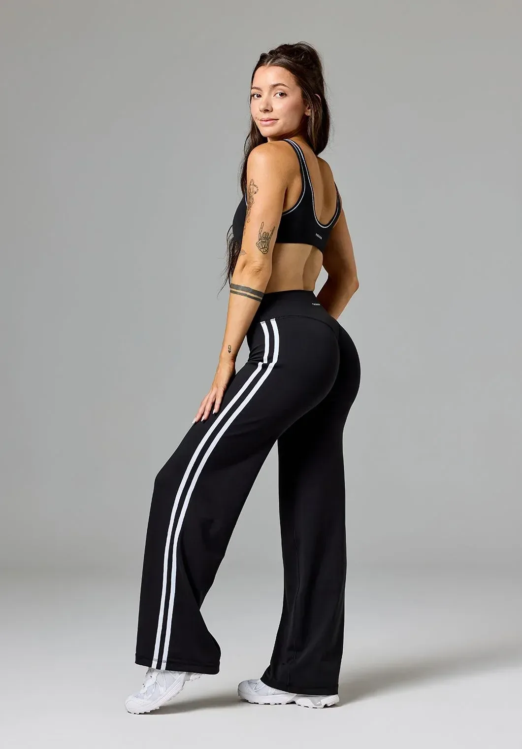 Reluna™ Double Stripe Sculptseam® Mid-Rise Straight Leg Pant Regular Black