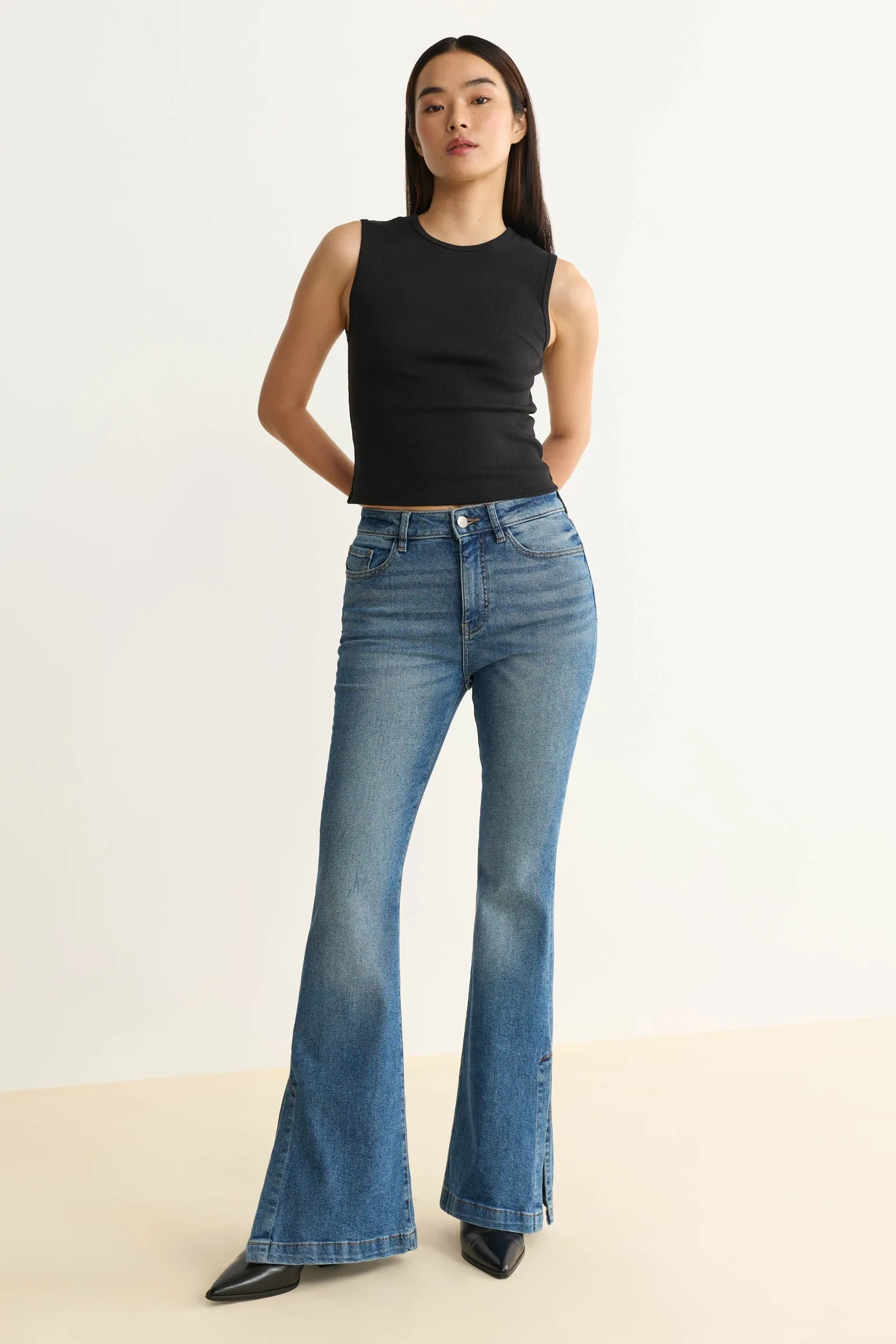 Mia – Flare Jeans – Rowdy