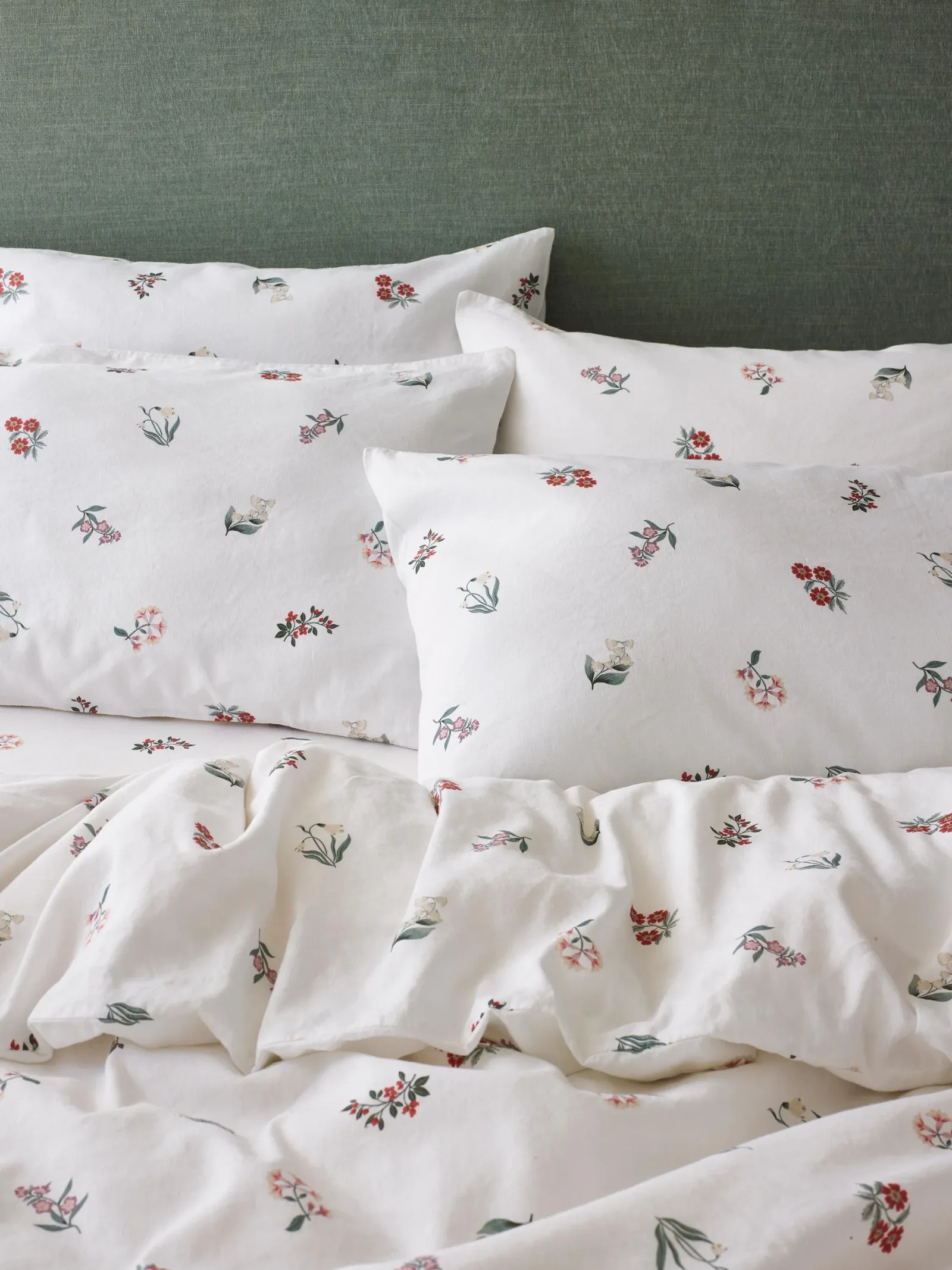White Woodland Floral Linen Blend Pillowcases (Pair)