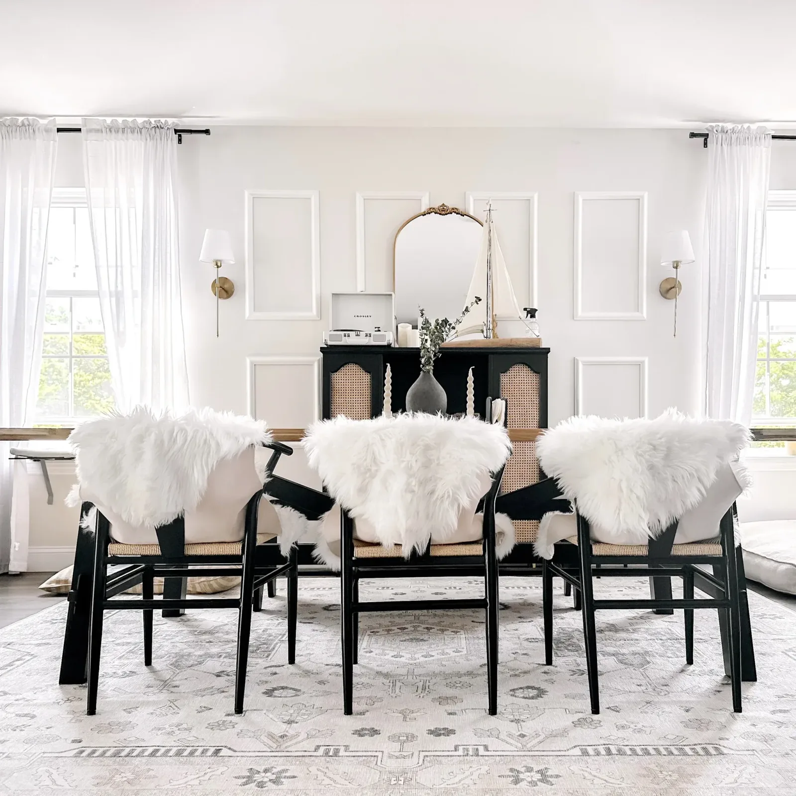 Hayden – Ivory/Slate (Rug Cover)