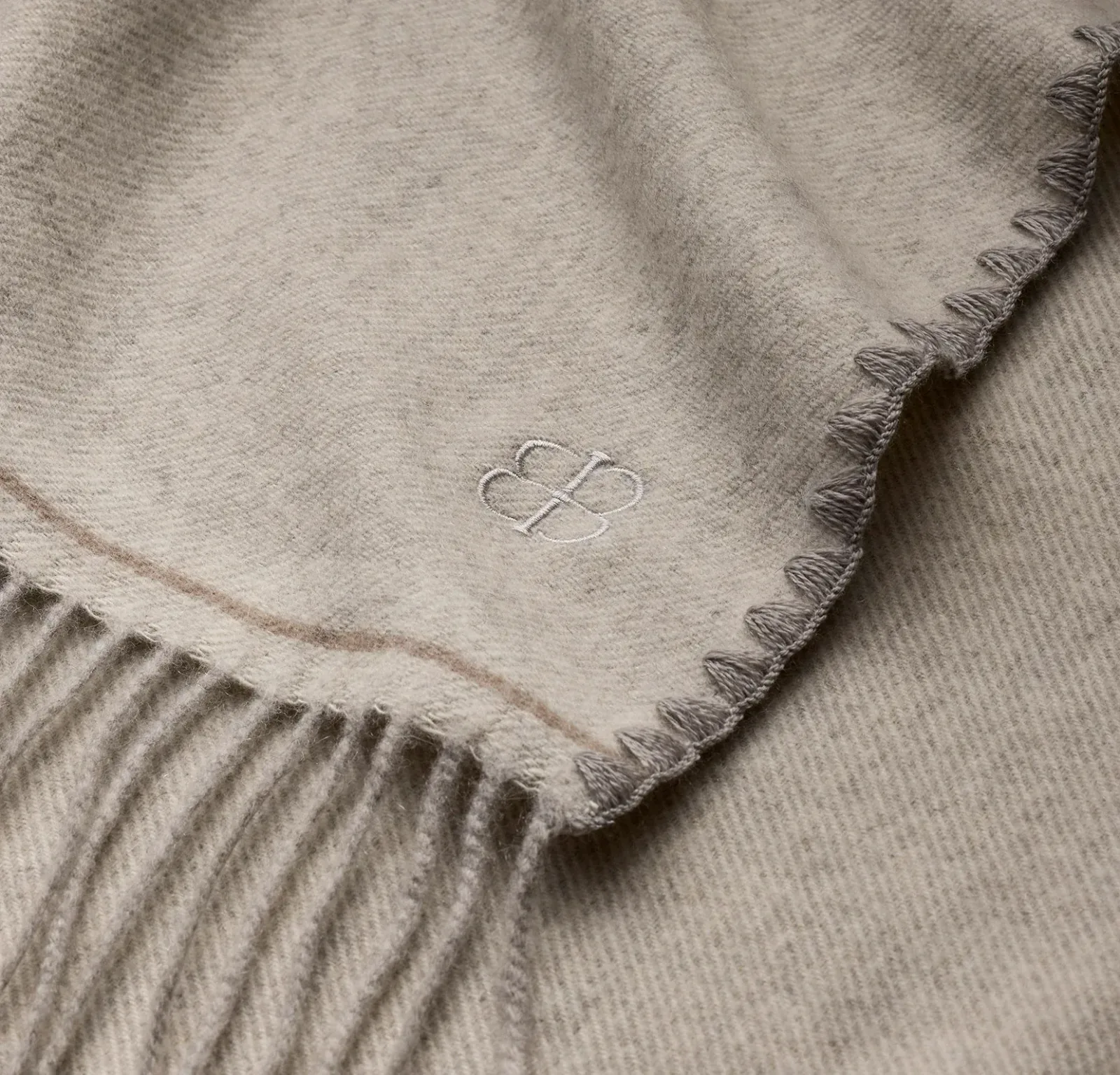 Reserve Maison Cashmere Throw Blanket – Heathered Pewter