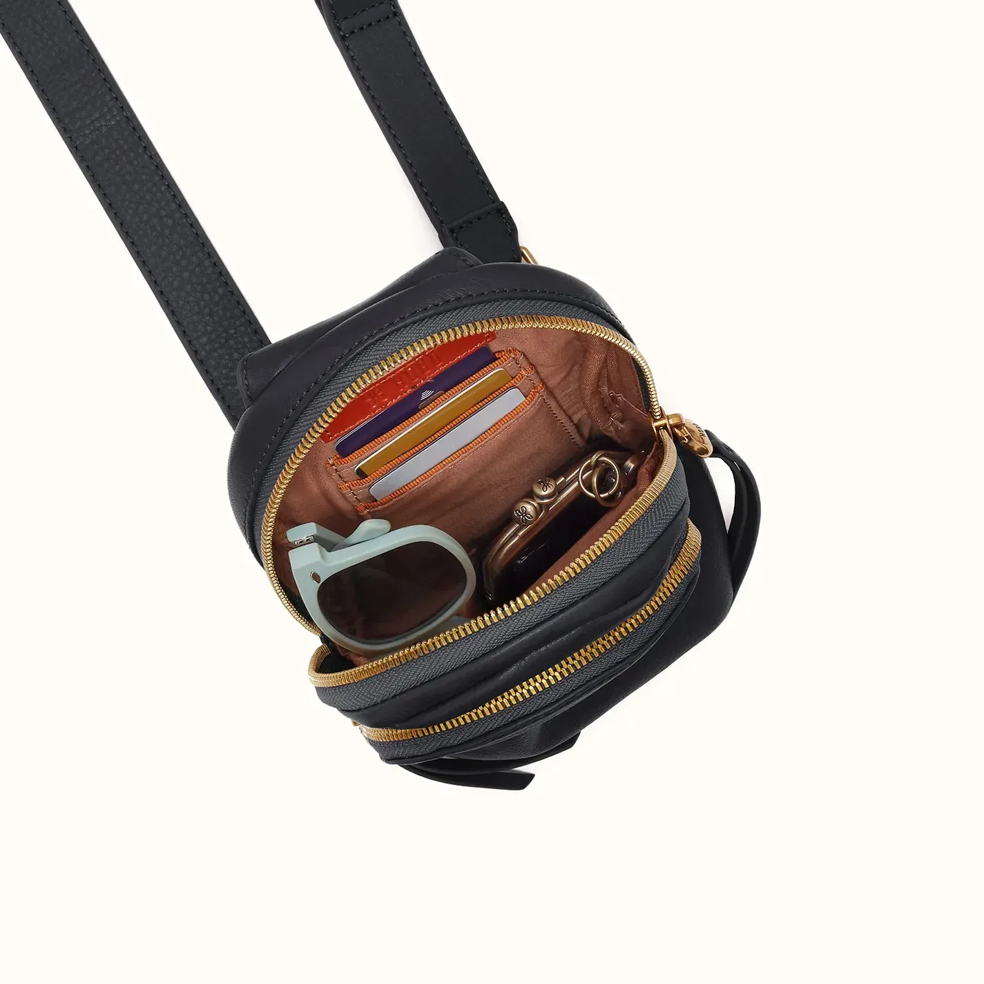 Fern Small Sling In Pebbled Leather – Black