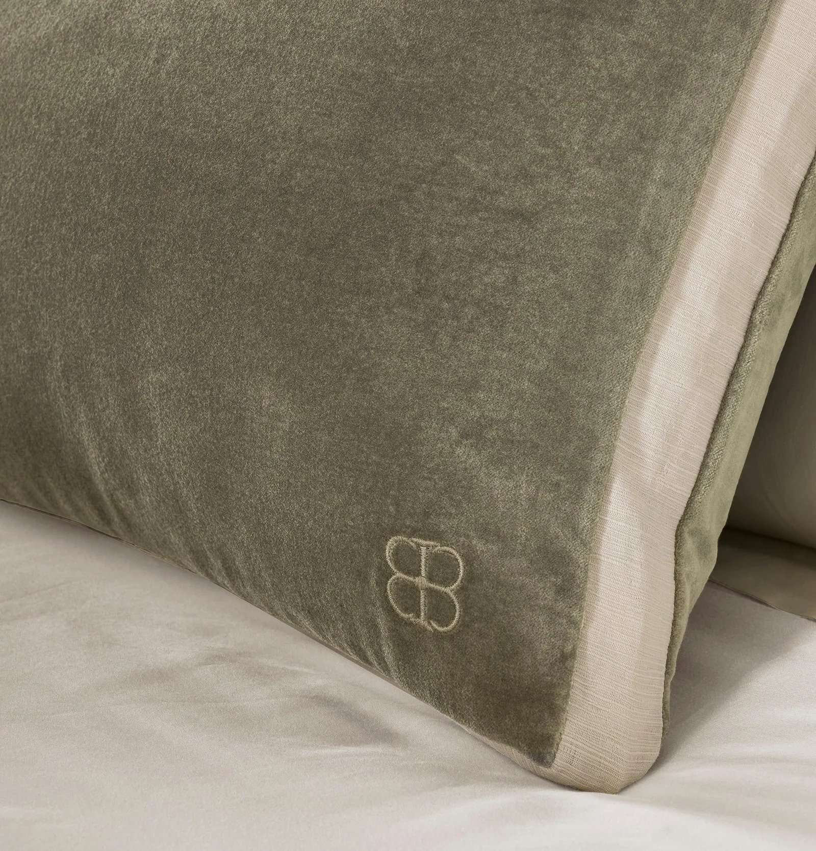 Ligne Velvet Pillow Cover (Lumbar) – Juniper/Cream