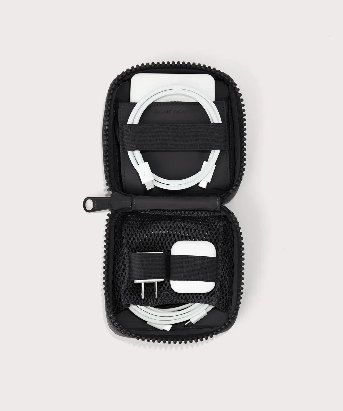 Arlo Tech Organizer in Onyx, Small