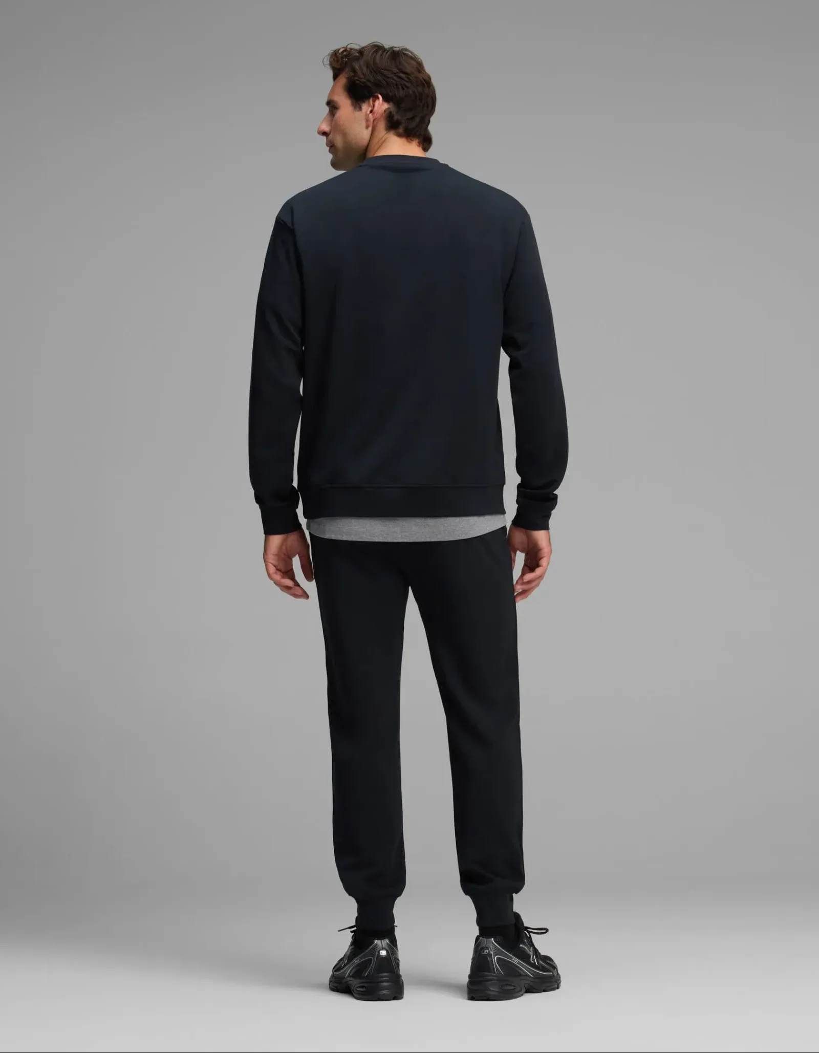 Men's Versa Crewneck & Jogger Set