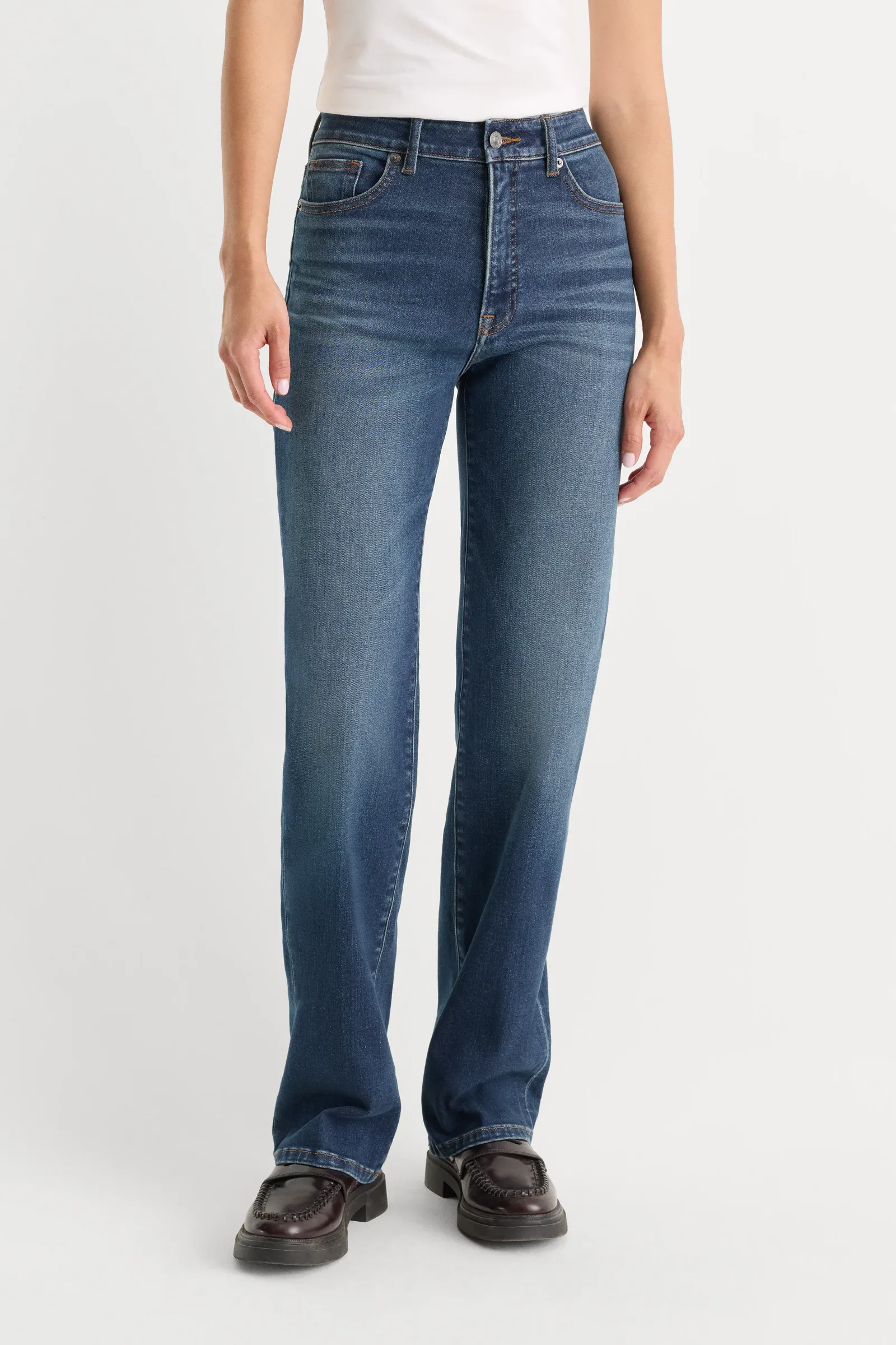 GOOD True Straight Jeans – Lyric