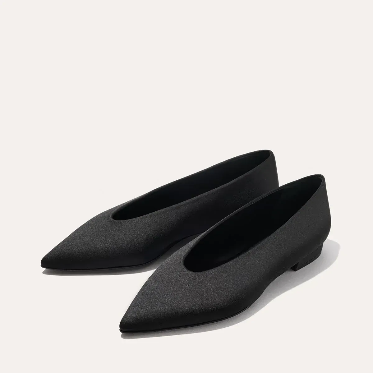 The Parra – Black Satin