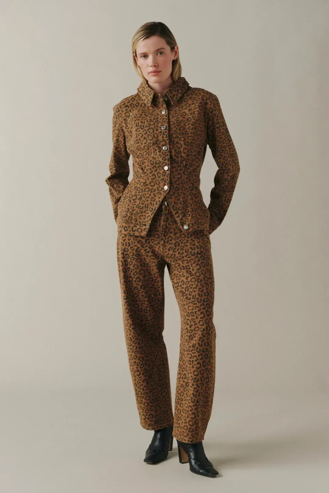 BNA PLUS – SOFT CURVE BARREL TWILL PANTS – LEOPARD